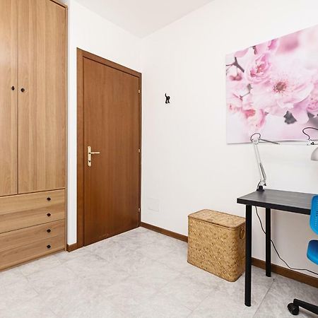 Colourful Flat Borgo Roma Apartman Verona Kültér fotó