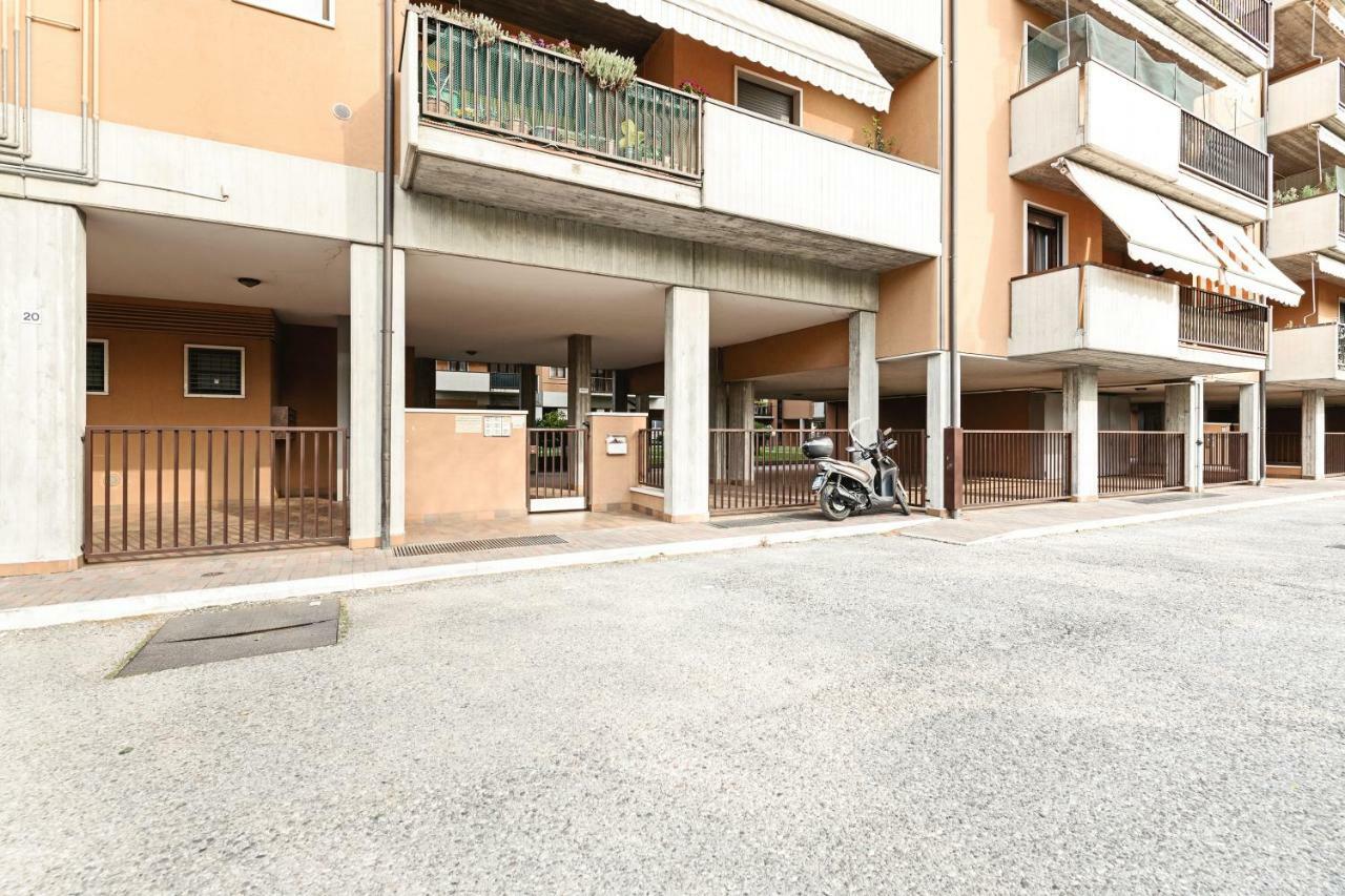 Colourful Flat Borgo Roma Apartman Verona Kültér fotó