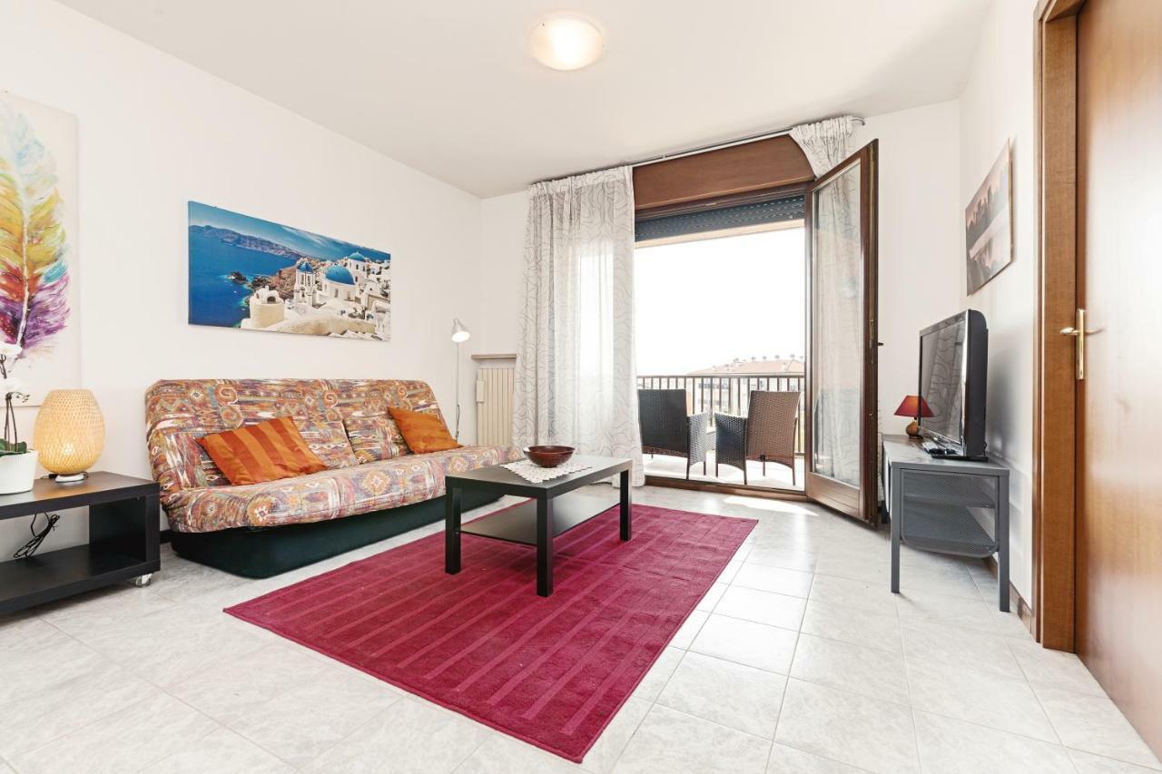 Colourful Flat Borgo Roma Apartman Verona Kültér fotó