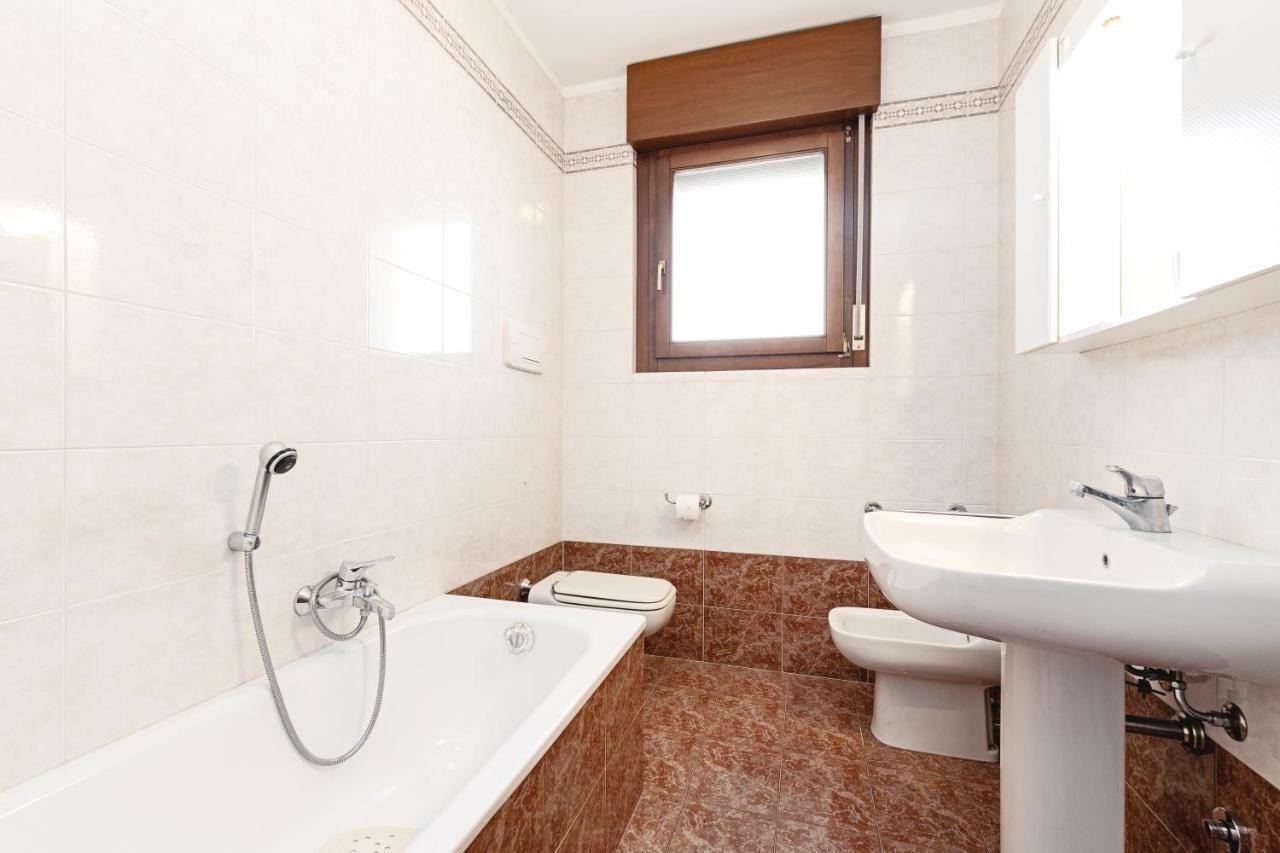 Colourful Flat Borgo Roma Apartman Verona Kültér fotó