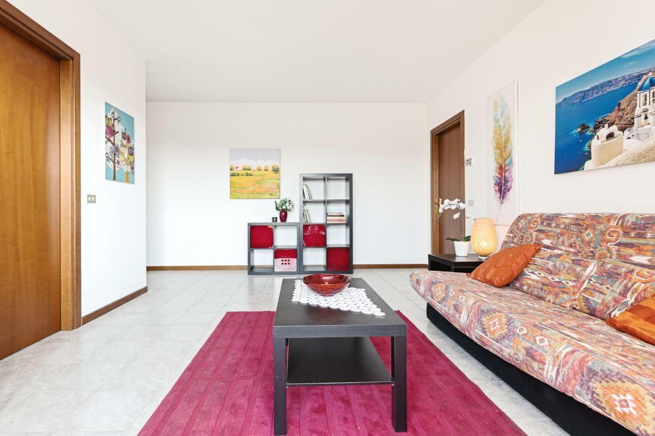 Colourful Flat Borgo Roma Apartman Verona Kültér fotó