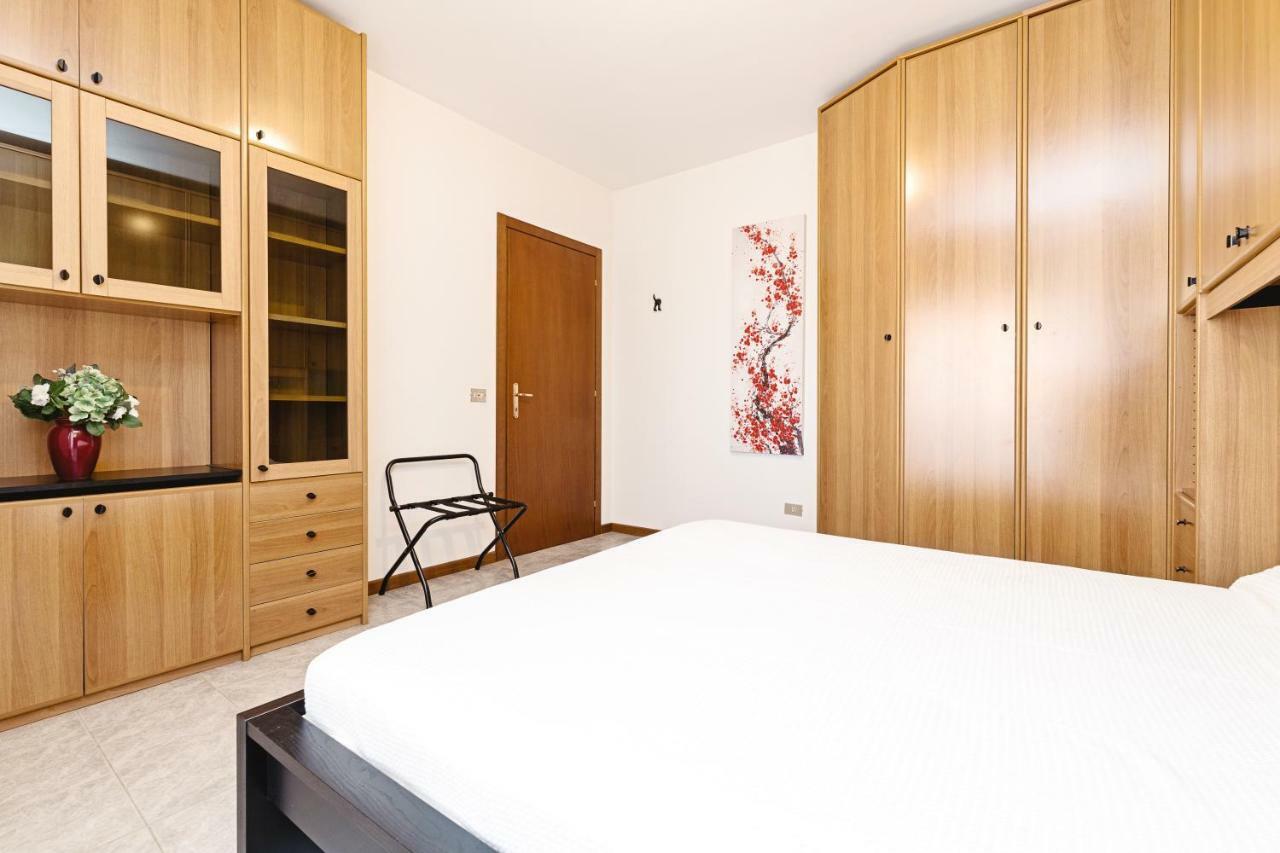 Colourful Flat Borgo Roma Apartman Verona Kültér fotó