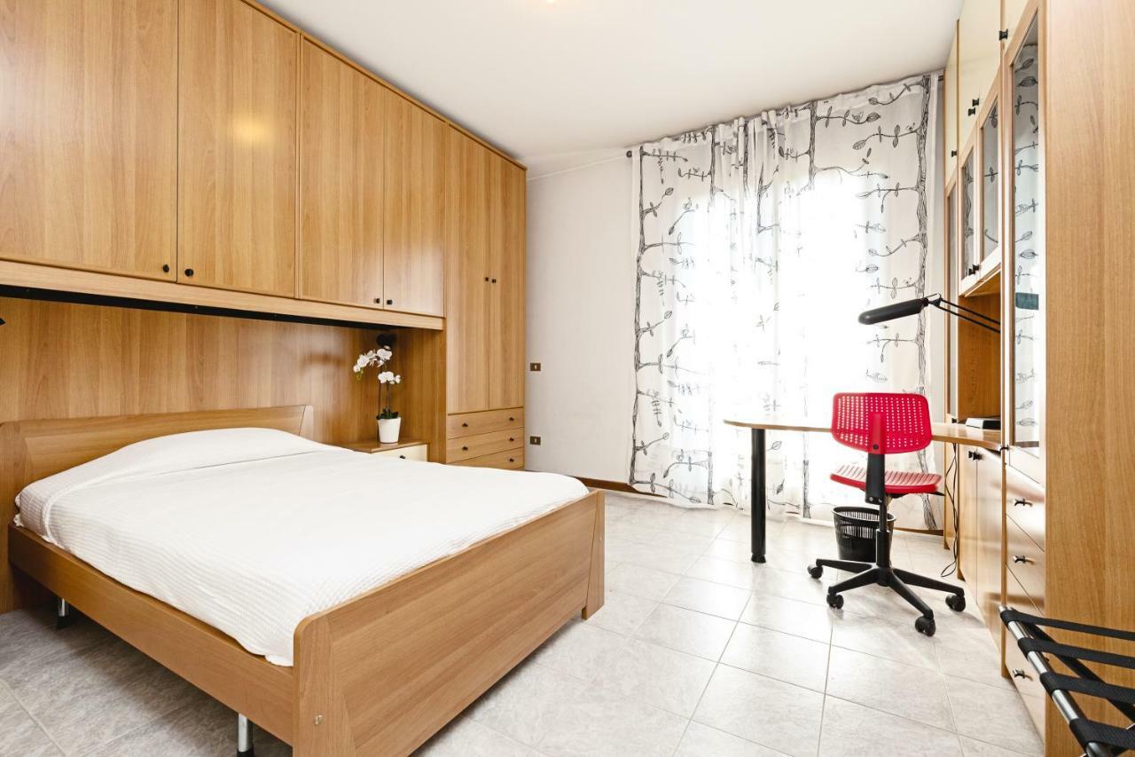 Colourful Flat Borgo Roma Apartman Verona Kültér fotó